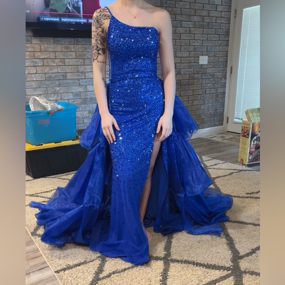 Prom dress! - Picture 4 of 6